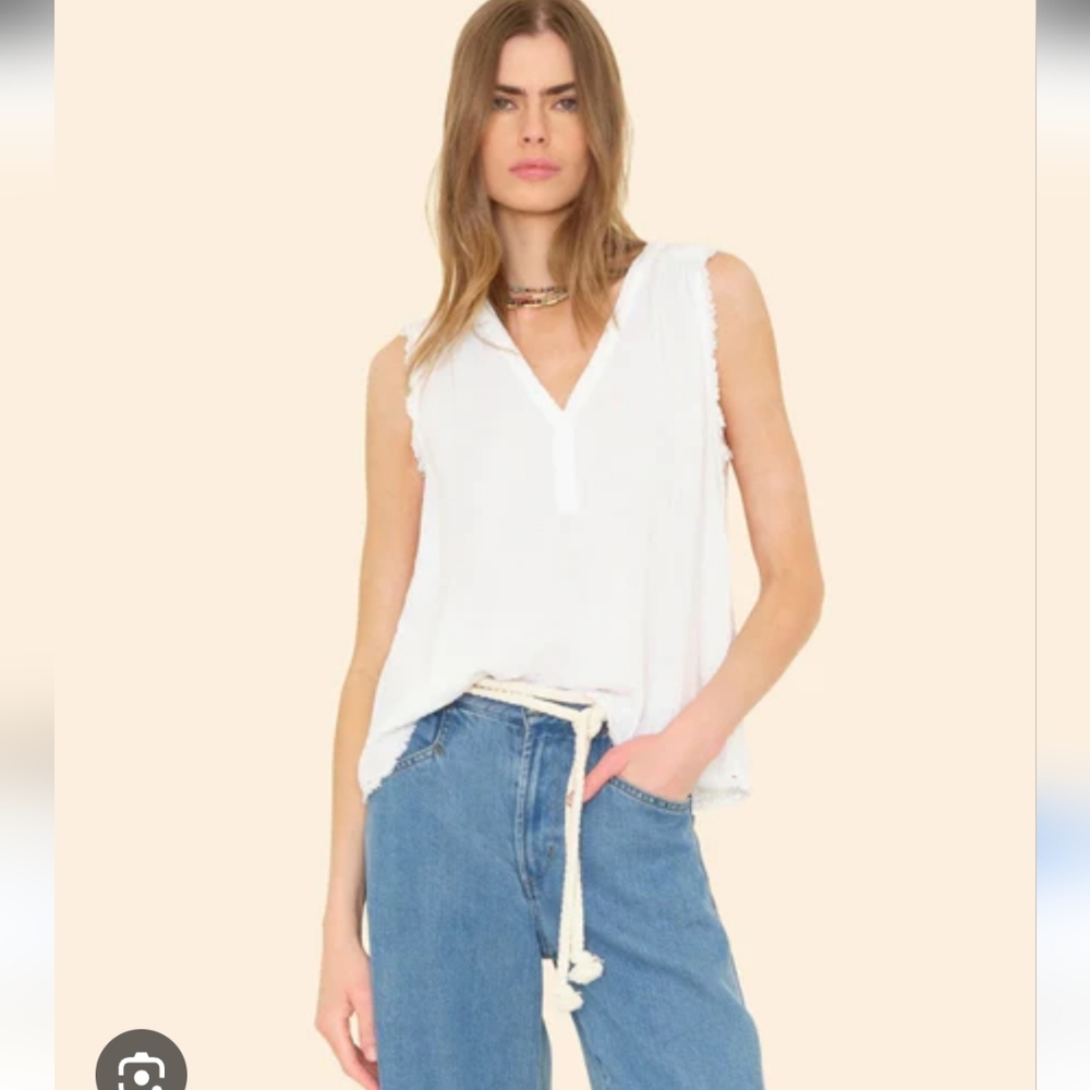 NSF White V-Neck Sleeveless Blouse L